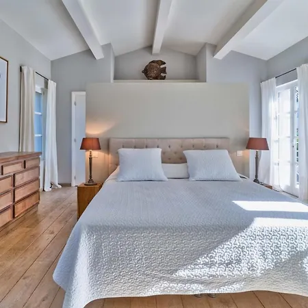 Astoria Villa *